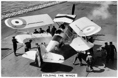 Hawker Osprey auf dem Deck des Flugzeugträgers HMS Eagle, 1937