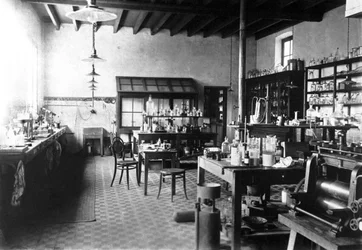 Laboratorium von Alfred Nobel in seiner Villa in Sanremo, 1890er Jahre