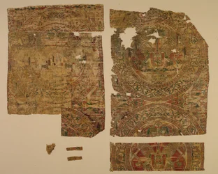 Lampas mit gegenüberliegenden Sphinxen in Rundeln, aus dem Grab von Saint Bernard Calvo, 1200-1243