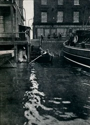 Verlassen der Battle Bridge Stairs, London, ca. 1900 1901