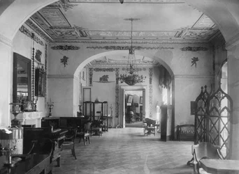 Wohnzimmer im Herrenhaus Maryino, frühe 1920er Jahre