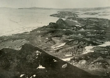 Blick nach Norden in Richtung Cape Royds, ca. 1908, 1909
