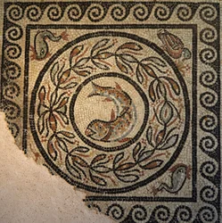 Lyon, Region Auvergne, Rhone Alpes, Departement du Rhone. 69000 Mosaique de Choulans, entdeckt 1967. Darstellung eines Fisches