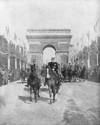 Marschälle Foch und Joffre während der großen Siegesparade, Paris, Frankreich, 14. Juli 1919