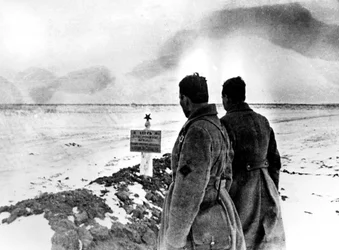 Massengrab russischer Soldaten, Stalingrad-Front, Russland, Januar 1943