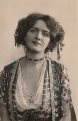 Miss Lily Elsie, 1886-1962, Die lustige Witwe, ca. 1930