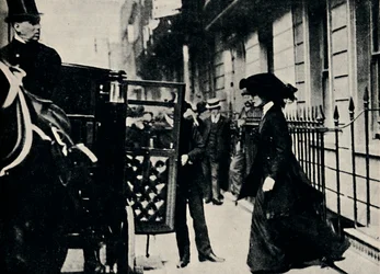 Mr. Churchill verlässt die Hochzeitsreise