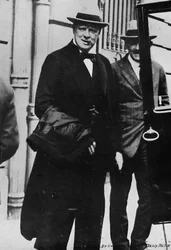 Mr. Churchill auf der Friedenskonferenz in Paris, 1919