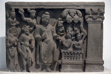 Nationalmuseum von Indien, Delhi. Buddha mit Naga-Kalika. Gandhara, 2. Jahrhundert n. Chr., Stein. Leihgabe des Mayo College Museums, Ajmer. Indien