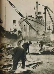 Am Firth of Forth. Schiffsabwrackung in Boness, West Lothian, 1937