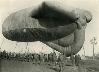 Einer unserer Beobachtungsballons, 1919