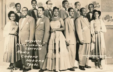 Orquesta: Neno Gonzalez Cortesia - Radio Cadena Habana, um 1910