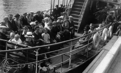 Passagiere an Bord eines Bootes, Bournemouth, Dorset, 1921