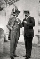 Paul Hervieu und Marcel Prevost, französische Autoren und Dramatiker, 1905