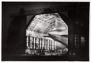 Vorbereitungen für einen Nachtflug, Zeppelin LZ 127 Graf Zeppelin