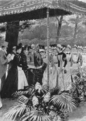 Prinzessin Alexandra überreicht Zertifikate an Krankenschwestern im Marlborough House, 21. Juli 1899, 1901
