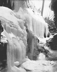 Regenbogenfälle im Winter, Watkins Glen, Bundesstaat New York, USA, ca. 1900