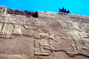 Ramses II. und der Baum des Lebens, Karnak, Ägypten, 13. Jahrhundert v. Chr.