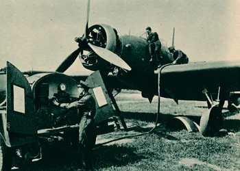 Betankung eines Wellesley-Bombers