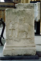 Römisches Relief eines Elefanten