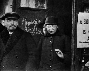 Der russische bolschewistische Führer Wladimir Lenin und seine Frau Nadeschda Krupskaja, Russland, 1922