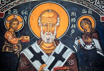 Der heilige Nikolaus umgibt Christus und Maria Byzantinisches Fresko aus dem 14. Jahrhundert (1332) Narthex, Südwand Phorbiotissa Jungfrauenkirche, Asinou UNESCO-Stätte Troodos-Region, Zypern