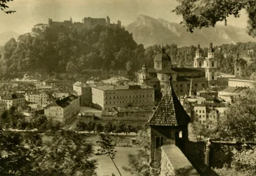 Salzburg vom Kapuzinerberg, Österreich, um 1935