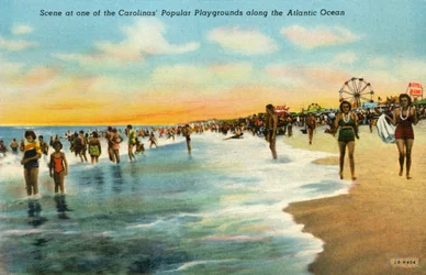 Szene an einem der beliebten Spielplätze der Carolinas am Atlantischen Ozean, 1942