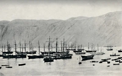 Schiff wartet auf Ladungen von Salpeter in Iquique, 1911