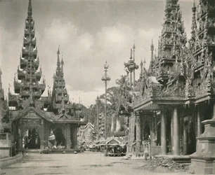 Schrein der Großen Glocke an der Shwe Dagon Pagode, Rangun, 1900
