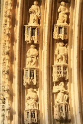 Archivolte des Stephansdoms. Details, Bourges, Frankreich