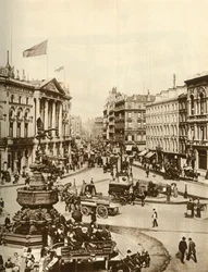 Statue des Eros am Piccadilly Circus, London, ca. 1910, 1935
