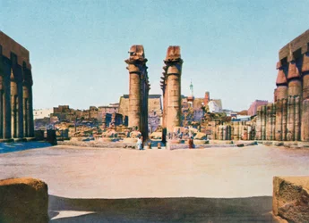 Die Kolonnade von Amenhotep III., Tempel von Luxor, Ägypten, 20. Jahrhundert
