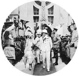 Der Herzog und die Herzogin von York besuchen das Grab von Admiral Benbow, Kingston, Jamaika, 1927, 1937