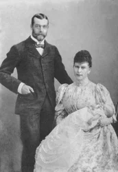 Der Herzog und die Herzogin von York mit dem Säugling Prinz Edward, 1894 1936