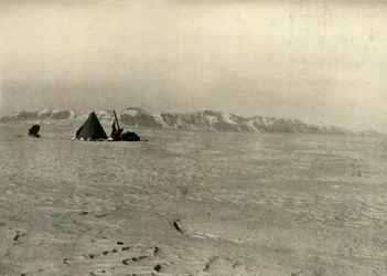 Das Queen Alexandra-Gebirge, fotografiert auf dem Weg hinunter zum Gletscher, ca. 1908, 1909