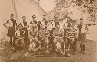 Die Fußballmannschaft der jungen Soldaten des ersten Bataillons, The Queens Own Royal West Kent Regiment