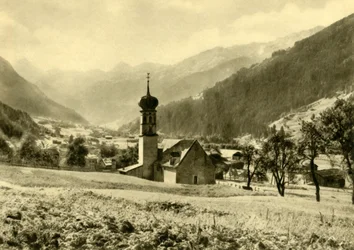 Die Kirche St. Nikolaus in Gortipohl, Österreich, um 1935