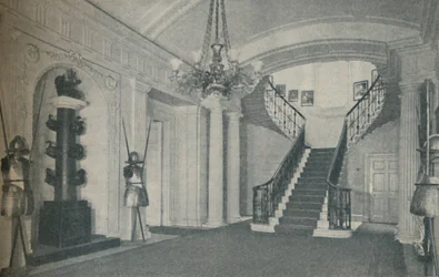 Die feine Treppenhalle in der Residenz des Ersten Lords im Admiralty, 1937