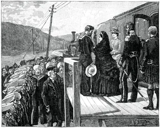 Die Königin überreicht die Albert-Medaille an Küstenwächter George Oatley