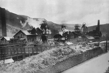 Die Szene des Kohlenstreiks: Eine typische Kohlenmine in Südwales, 1915