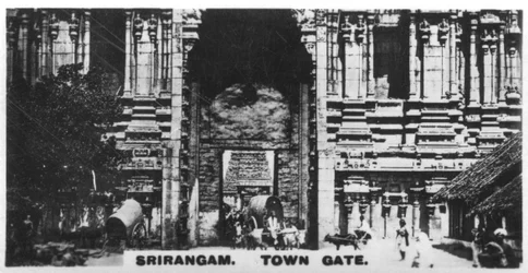 Stadttor, Srirangam, Indien, ca. 1925