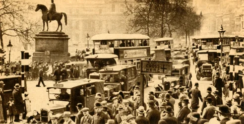 Verkehr am Trafalgar Square, London, 1933
