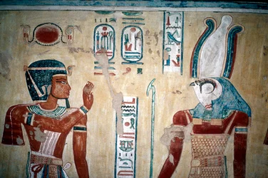 Wandmalerei von Ramses III. vor Horus, Tal der Königinnen, Luxor, Ägypten, ca. 12. Jahrhundert v. Chr.