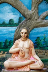 Als er Vrindavana besuchte, sang Sri Caitanya Mahaprabhu täglich Japa bei Imli Tala (Tamarindenbaum), der sich damals direkt am Ufer der Yamuna befand. Chaitanya Mahaprabhu (1486–1534) war ein Vaishnava-Heiliger und Sozialreformer im Osten