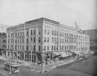 Wisconsin Street und Broadway, Milwaukee, Wisconsin, um 1897