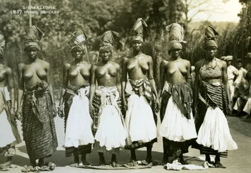 Tänzerinnen, Sierra Leone, 20. Jahrhundert