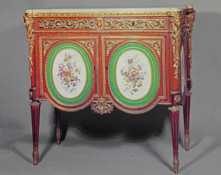 Louis XVI Schrank, gestempelt M.Carlin JME, dekoriert mit Ormolu und Sevres Plaketten, ca. 1774