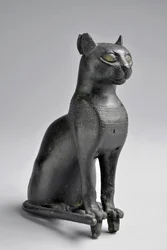 Bastet. Statuette aus Bronze. Spätzeit (750-332 v. Chr.) Ägypten - Höhe 13 cm - Inventarnummer 735, Musée d