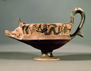Böotischer schwarzfiguriger Kyathos aus der Gruppe der Böotischen Tänzer, ca. 575-550 v. Chr.